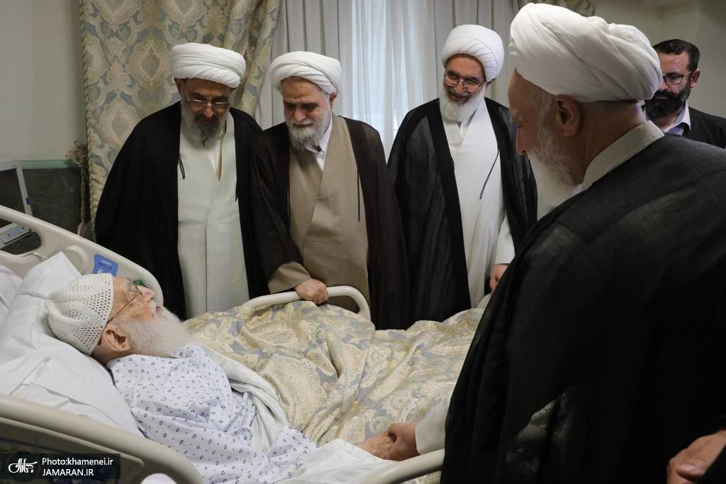 عیادت نمایندگان رهبرمعظم انقلاب از آیت‌الله العظمی نوری همدانی  (4)