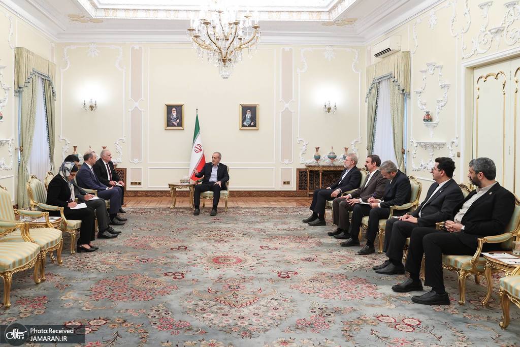 لاریجانی و پزشکیان (3)