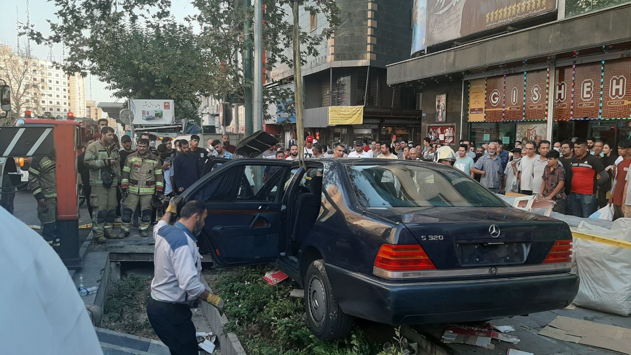 تصادف بنز در تهران (5)