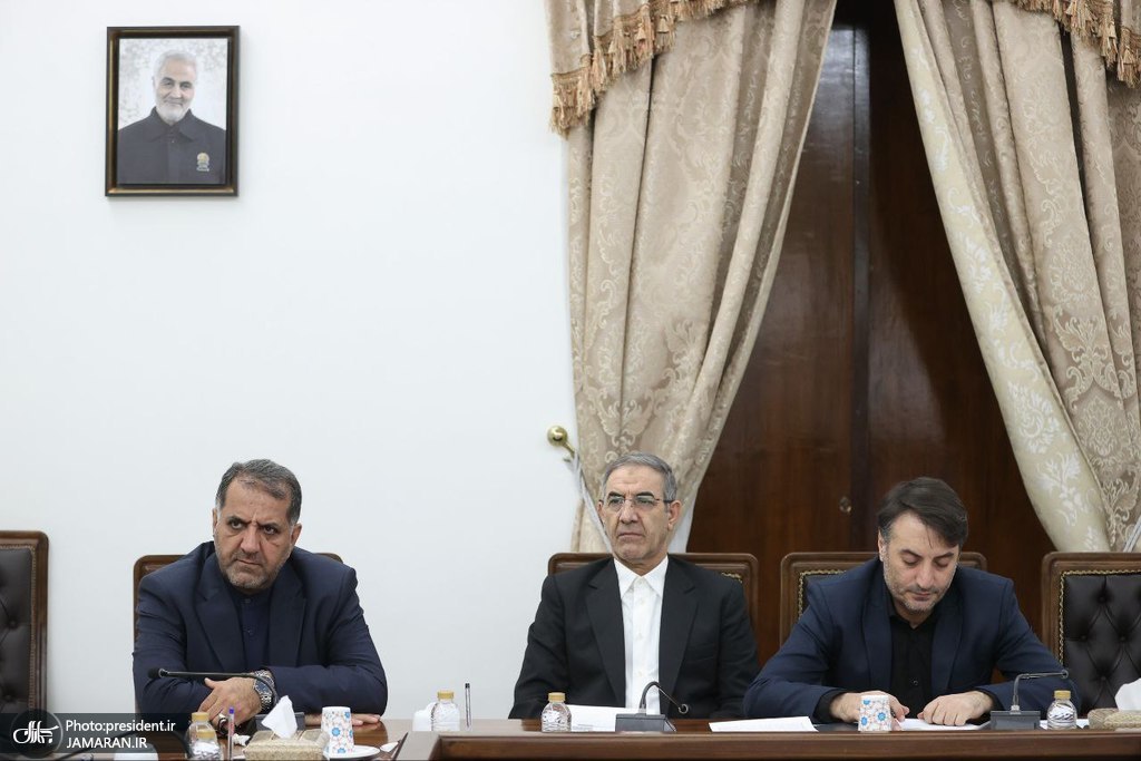 نشست عارف با دبیران کمیسیون‌های دولت (4)