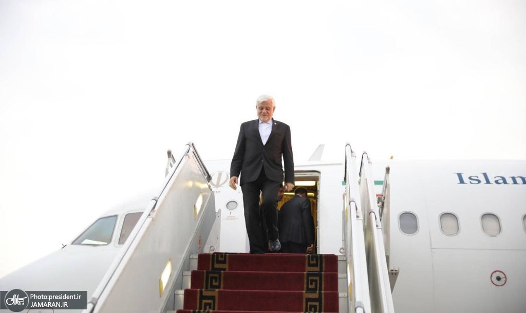 عارف در هواپیما (1)