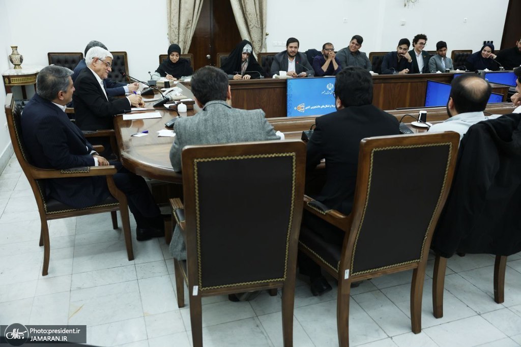 عارف در نشست صمیمانه با دانشجویان (3)