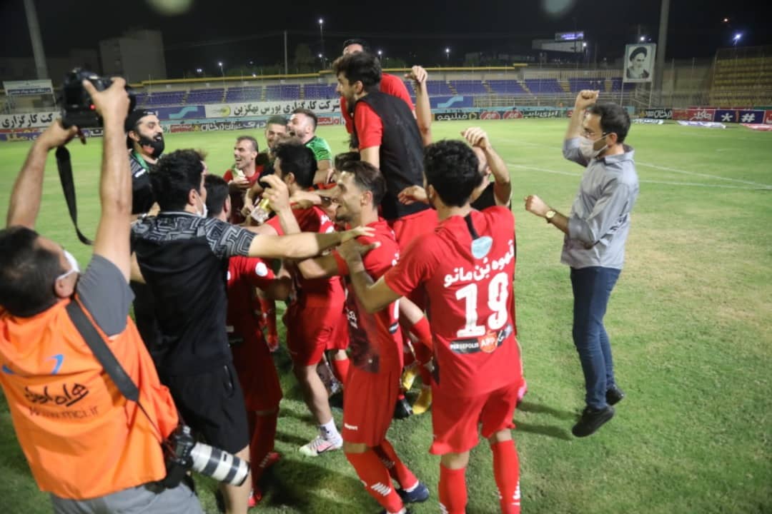 جشن قهرمانی پرسپولیس در لیگ نوزدهم/ پوکر قهرمانی پرسپولیس