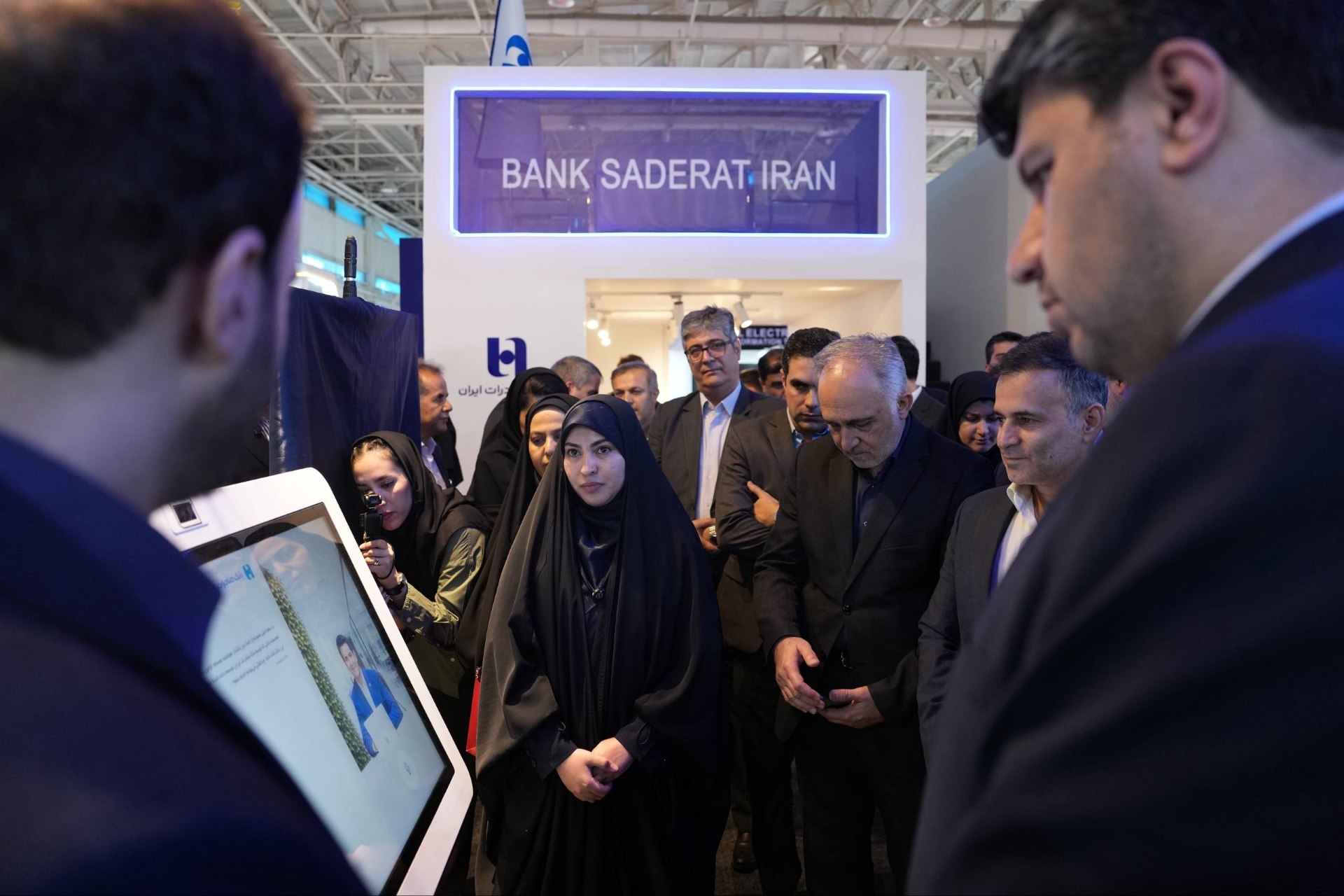 بازدید مدیرعامل بانک صادرات ایران از نمایشگاه الکامپ (10)
