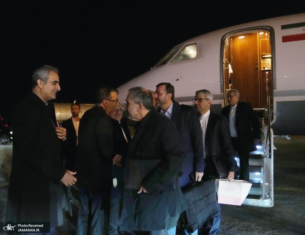 تصاویری از ورود عراقچی و هیئت همراه به ژنو 2
