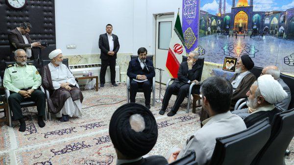 پزشکیان در جلسه بررسی عدالت آموزشی در قم