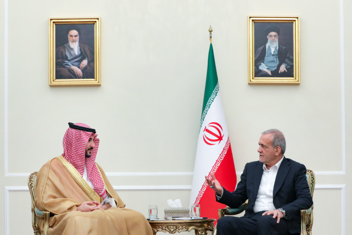 پزشکیان و وزیر دفاع عربستان