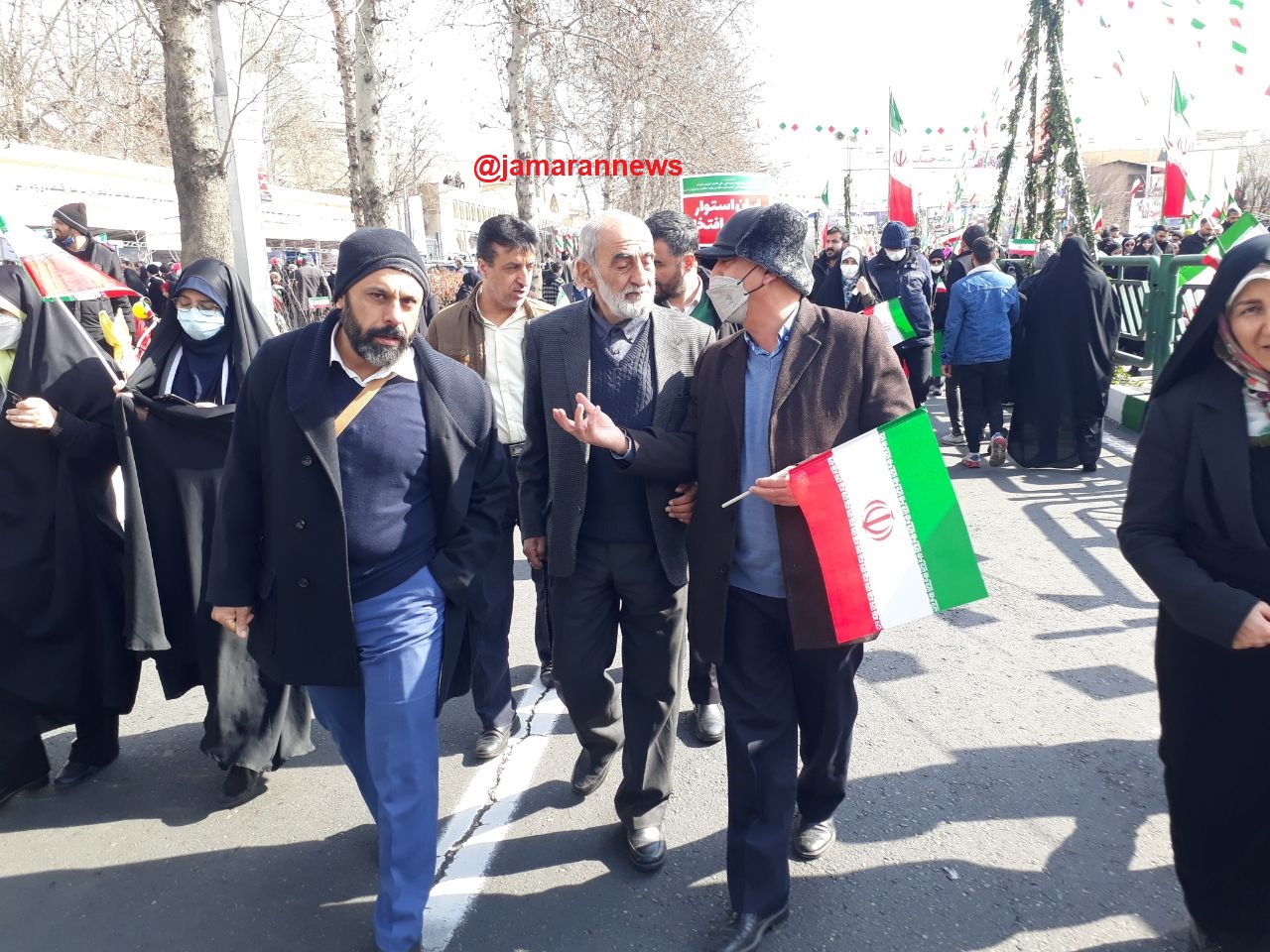 حضور حسین شریعتمداری مدیرمسئول روزنامه کیهان در راهپیمایی 22 بهمن در تهران