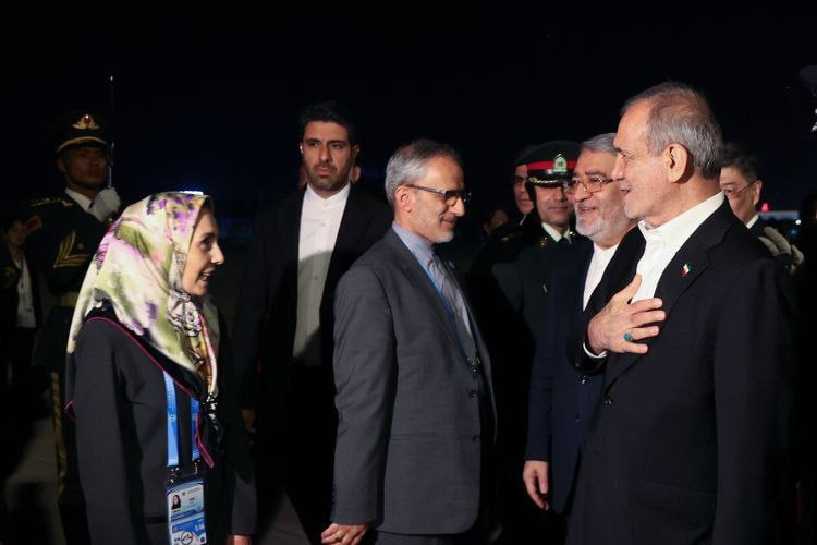 پزشکیان وارد چین شد (2)