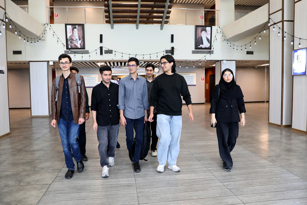 وزیر ارتباطات خطاب به نفرات برتر کنکور ریاضی (1)