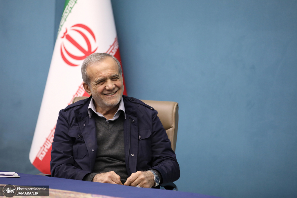 خنده مسعود پزشکیان پرتره مسعود پزشکیان3