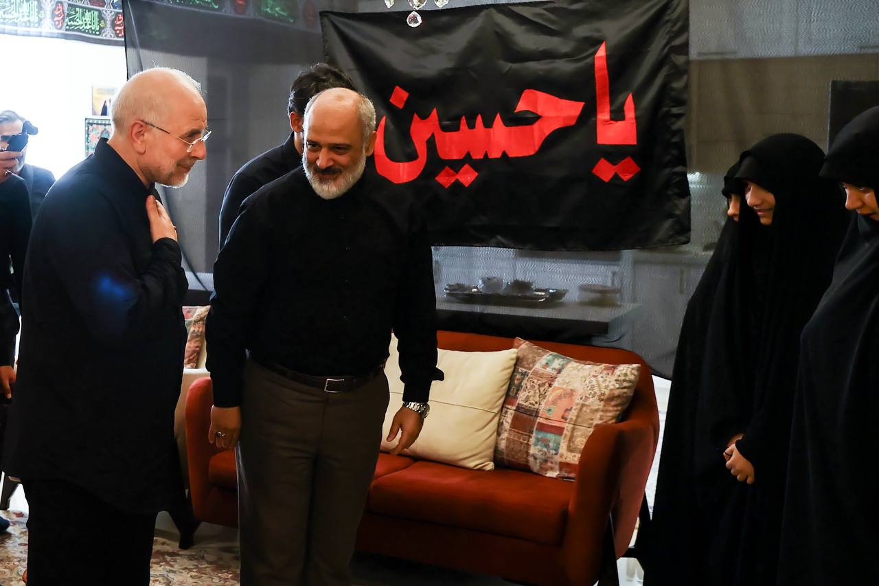 حضور قالیباف در منزل شهید طهرانچی (4)