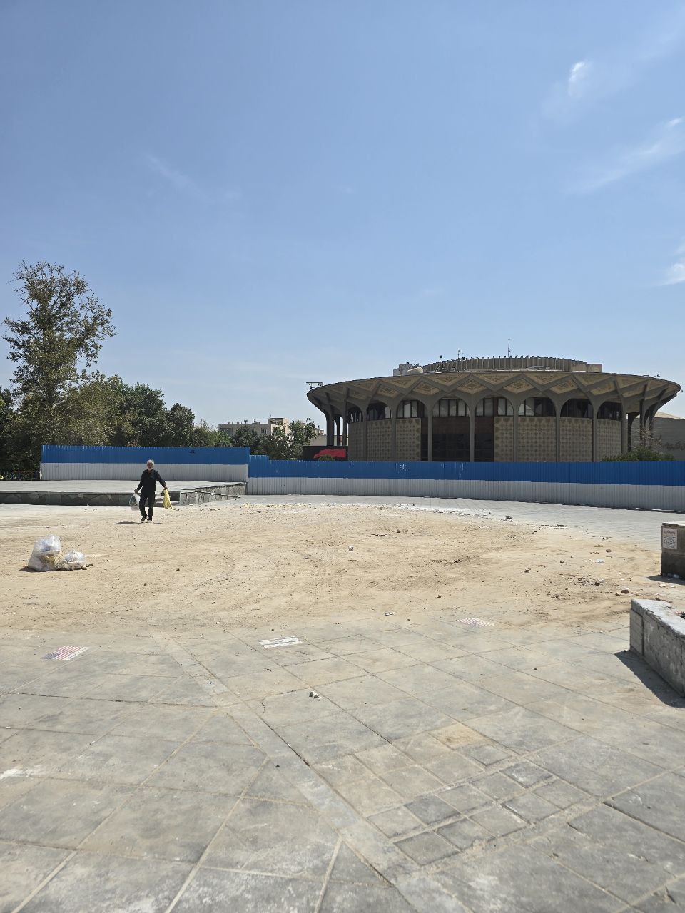 نخاله‌های ساختمانیِ تئاترشهر در تهران جمع‌آوری شد (2)