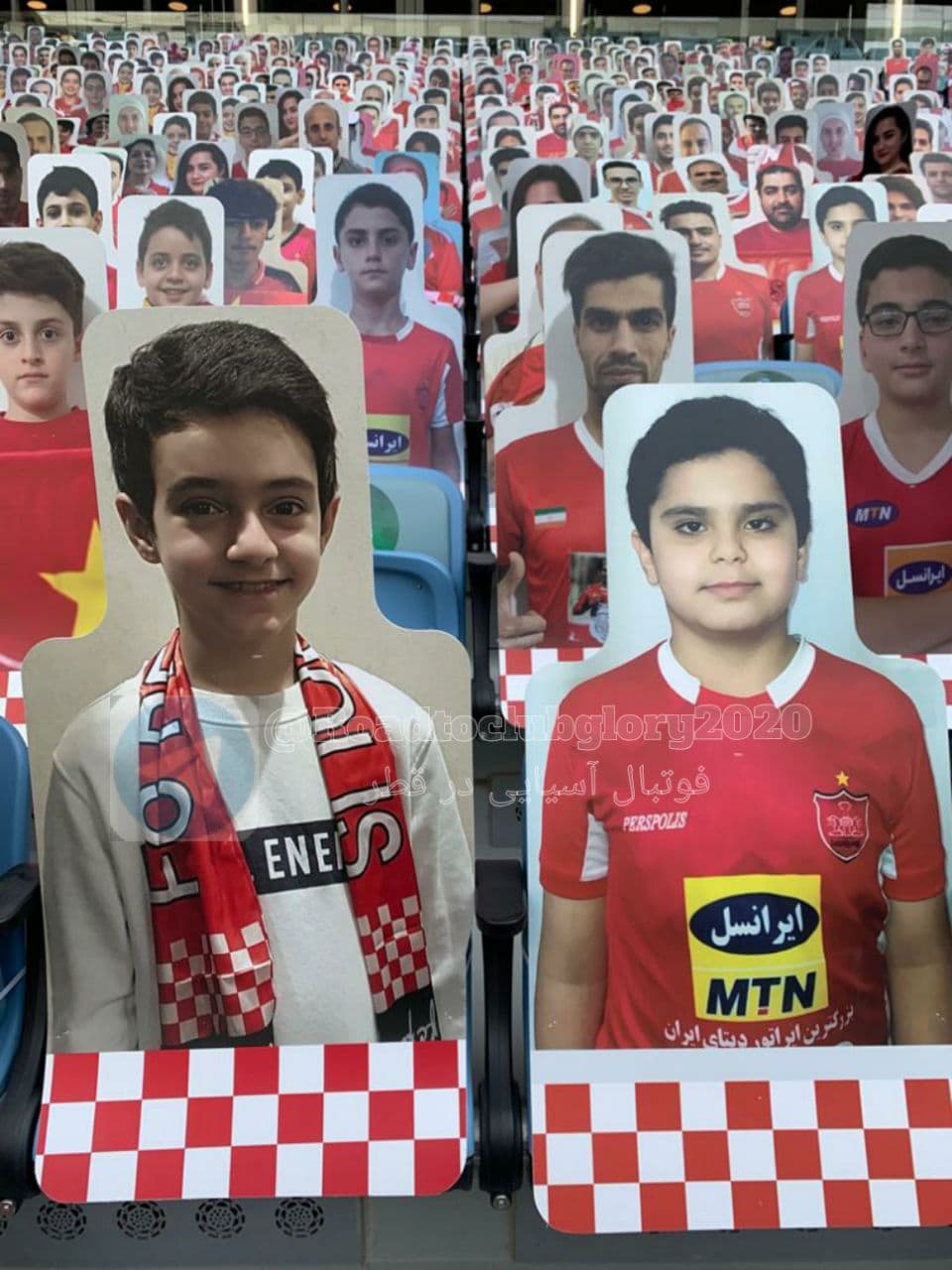 تقسیم بندی ۵۰۰ تیشرت قرمز و ۵۰۰ تیشرت آبی در فینال لیگ قهرمانان آسیا