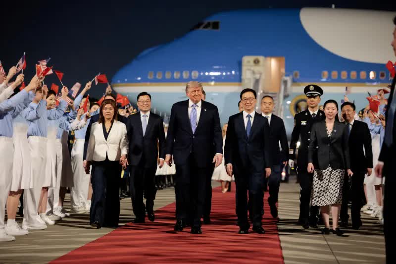 2026-05-13T153115Z_200350493_RC2C8LABHAKI_RTRMADP_3_CHINA-USA-TRUMP-ARRIVAL.JPG