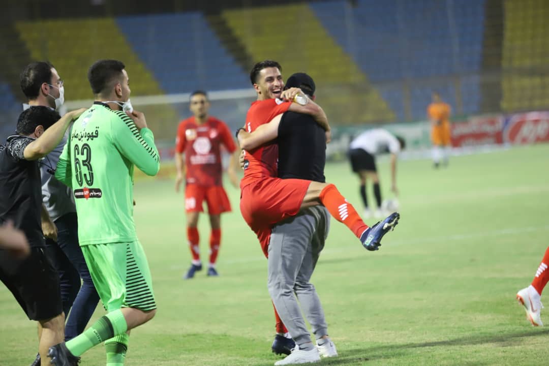 جشن قهرمانی پرسپولیس در لیگ نوزدهم/ پوکر قهرمانی پرسپولیس