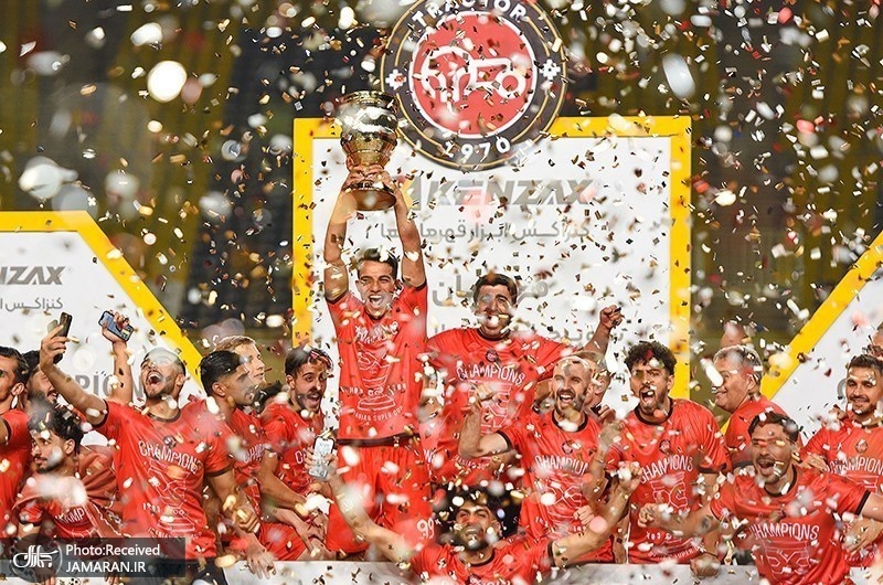 جشن قهرمانی تراکتور در سوپرجام ۱۴۰۴