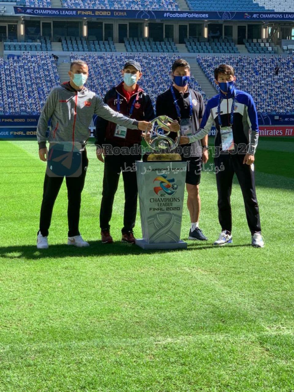 عکس یادگاری سید جلال با جام قهرمانی