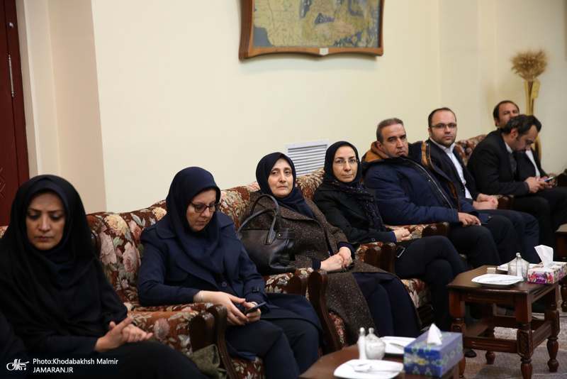 دیدار مدیرعامل، معاونان و جمعی از کارکنان  هواپیمایی هما با سید حسن خمینی