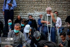 حضور مردم و مرزبندی با اقلیت اخلال‌گر مراسم ارتحال امام(س) -2