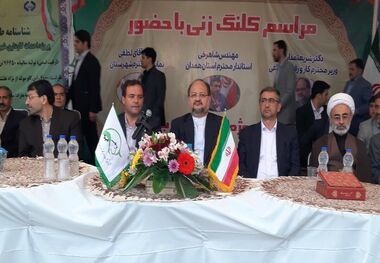آغاز عملیات احداث گاوداری ۶ هزار راسی درگزین با حضور وزیر کار