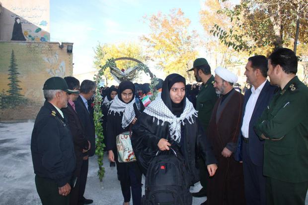 کاروان راهیان نور دانش آموزی فریدن عازم مناطق عملیاتی دفاع مقدس شد