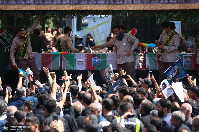 مراسم تشییع آیت الله رییسی و همراهانش-2