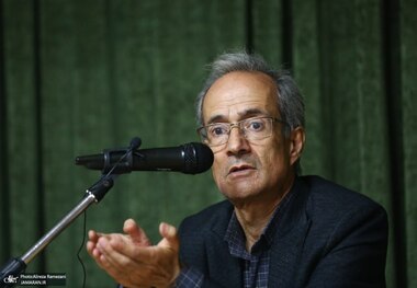 محمد جواد کاشی، استاد دانشگاه: در جنگ اسرائیل و غزه وجدان جمعی مردم ما کمتر از بسیاری نقاط دیگر جهان، متاثر می‌شود/ کسانی طرفدار این تیم کسانی طرفدار تیم مقابلند/ این وضعیت خطرناک است؛ شاید در آینده نزدیک نظیر این بازی‌ها در درون هم ظهور کند