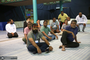 بازدید جمعی از وکلا و مسئولین دادگستری کشور سریلانکا از بیت امام خمینی (س) در جماران