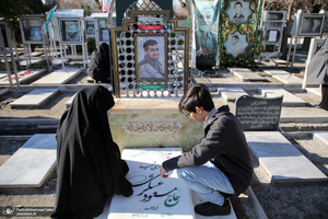 مهمانی لاله ها در قطعه شهدای بهشت زهرا