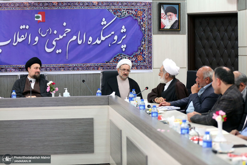 نشست صمیمانه اعضا هیات علمی پژوهشکده امام خمینی و انقلاب اسلامی با تولیت  معزز به مناسبت روز معلم