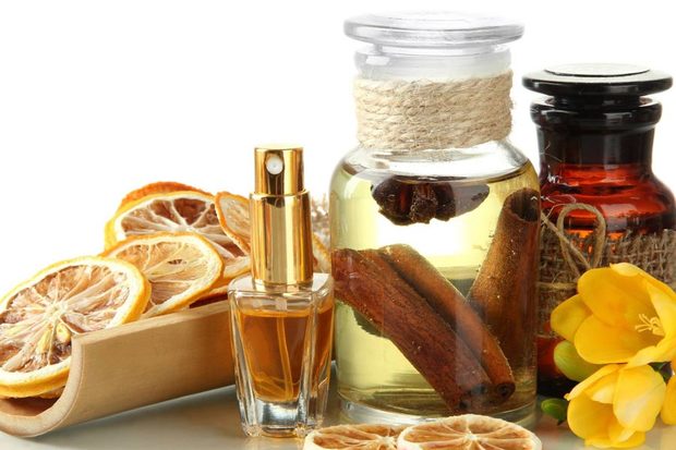 عطر طبیعی، مولکولی و مصنوعی: کدام بهتر است؟