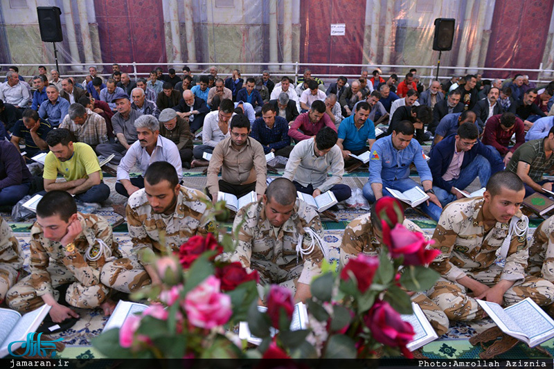 محفل انس با قرآن در حرم مطهر امام خمینی(س)