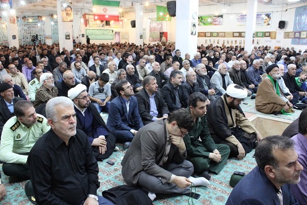 مسئولان فشارهای اقتصادی بر مردم را مدیریت کنند