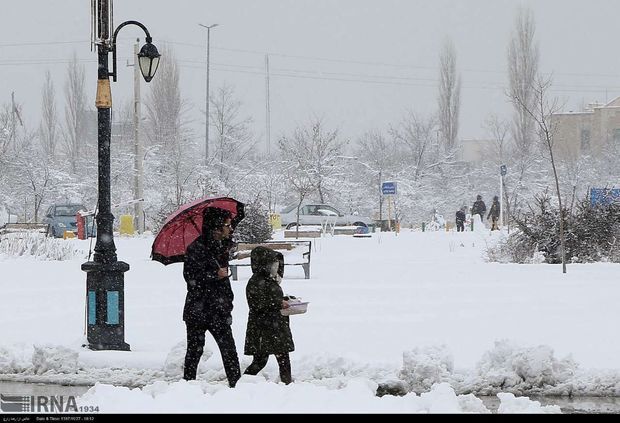 مسدود شدن راه‌ها و تعطیلی مدارس آذربایجان‌شرقی به دلیل بارش برف