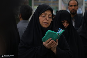 مراسم تحویل سال نو در گلزار شهدای قم‎