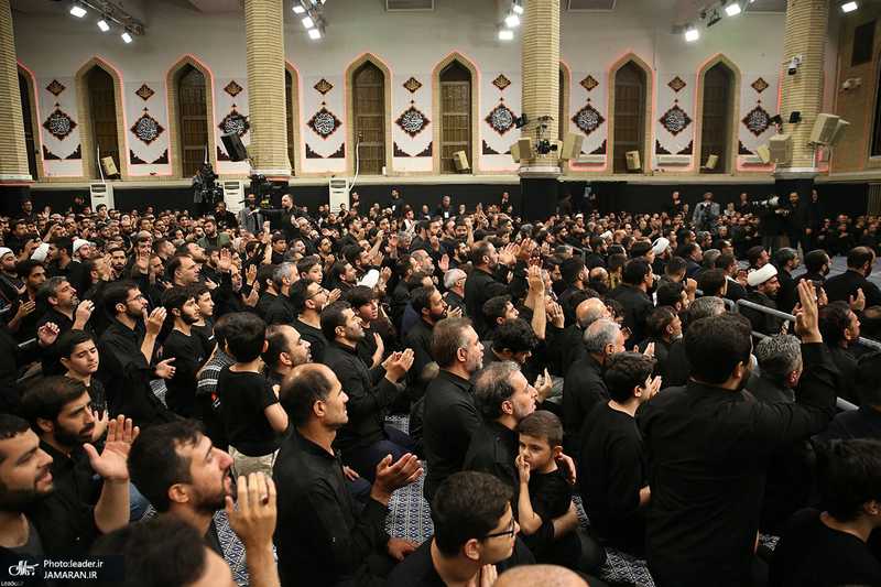 مراسم عزادارای شب عاشورا با حضور رهبر انقلاب اسلامی