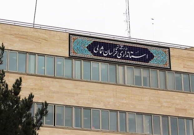 خوشنویس شیروانی پیشنهاد نصب تابلو نستعلیق بر سردر ادارات داد
