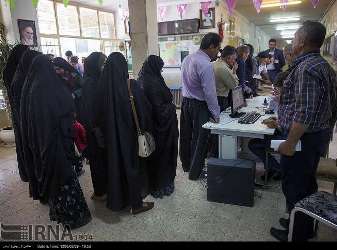 فرماندار: بالغ بر 275 هزار نفر در شهرستان کرمانشاه آرا خود را به صندوقها ریختند