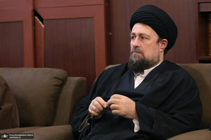 حضور شخصيت هاي سياسي در منزل مرحوم آیت الله بجنوردی 1