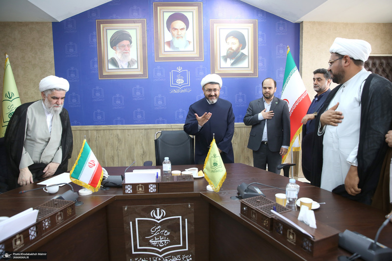 دیدار جمعی از علمای کشور عراق با رئیس موسسه تنظیم ونشر آثار امام خمینی