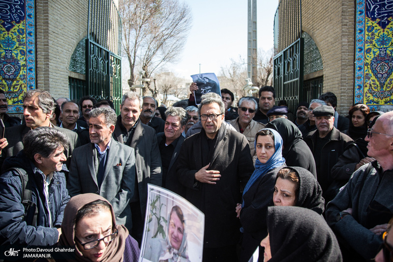 مراسم خاکسپاری پوران شریعت رضوی در امامزاده عبدالله شهرری