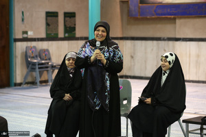 دیدار جمعی از خواهران نخبه عراقی با دکتر فاطمه طباطبایی در جماران