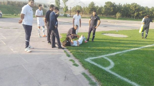 سپاهان مقابل تراکتورسازی متوقف شد/ سعید آقایی مصدوم شد 