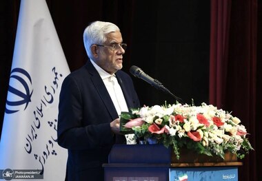 عارف: ایران باید در جمع ۱۰ کشور برتر هوش مصنوعی قرار گیرد/ فاجعه مدرسه میناب شاید مهم‌ترین دلیل شکست آمریکا و رژیم صهیونیستی در جنگ رمضان بود/ آموزش و تربیت با بخشنامه و دستور پیش نمی‌رود