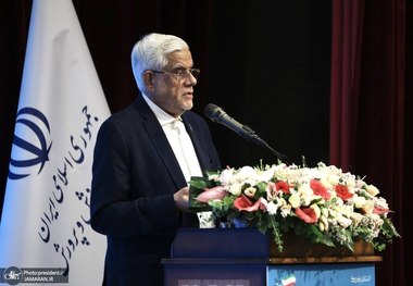 عارف: ایران باید در جمع ۱۰ کشور برتر هوش مصنوعی قرار گیرد/ فاجعه مدرسه میناب شاید مهم‌ترین دلیل شکست آمریکا و رژیم صهیونیستی در جنگ رمضان بود/ آموزش و تربیت با بخشنامه و دستور پیش نمی‌رود