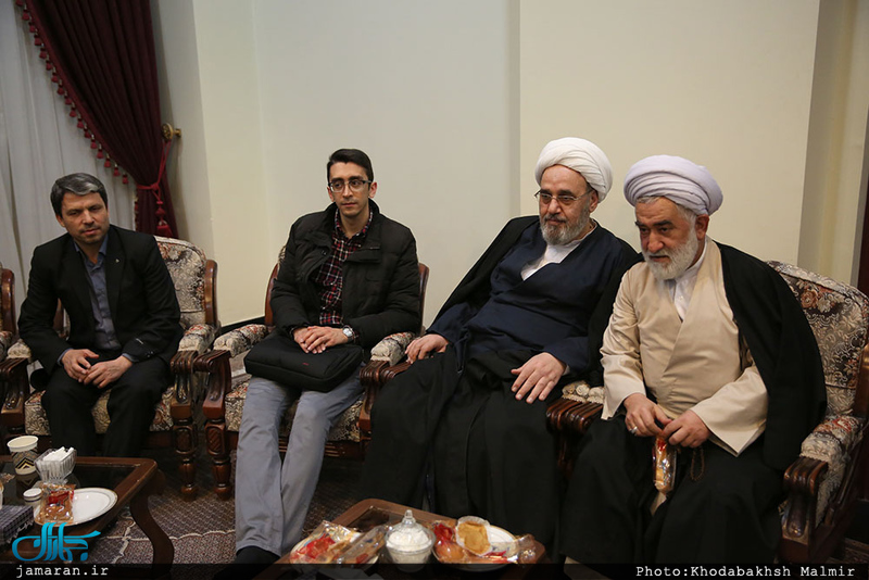 دیدار جمعی از مدیران آموزش و پرورش قائم شهر با سید حسن خمینی 