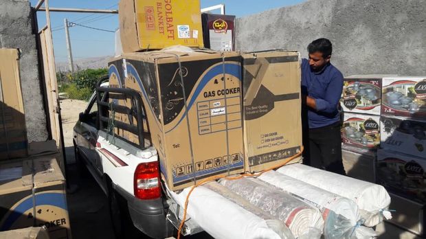 ۴۰ سری جهیزیه میان نوعروسان بی بضاعت آبدان بوشهر توزیع شد