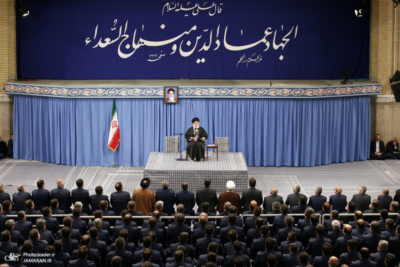 دیدار جمعی از فرماندهان و کارکنان نیروی هوایی ارتش با فرمانده معظم کل قوا