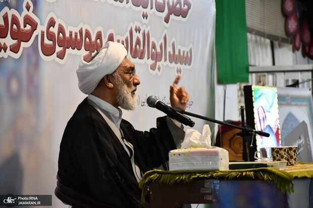 پورمحمدی: دنیا پذیرفته که ایران از پس آمریکا و اسرائیل برآمد/ اگر آسمان ما در اختیار آن‌هاست، آسمان و زمین آن‌ها هم در اختیار ماست/ عزت ایران امروز به برکت فناوری است/ به تعطیل کردن کشور اعتراض دارم